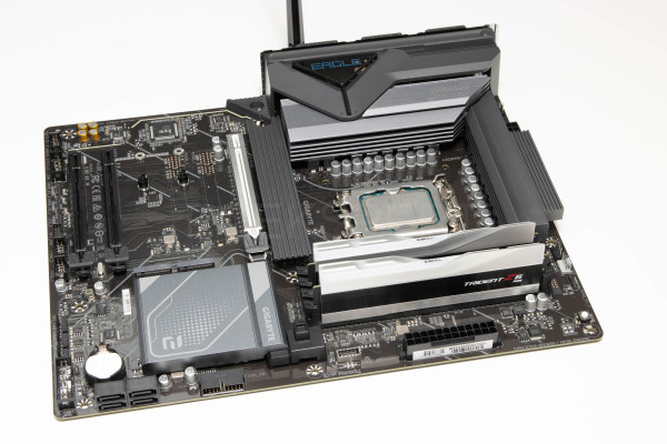 gigabyte_b860_eagle_wifi6e_15
