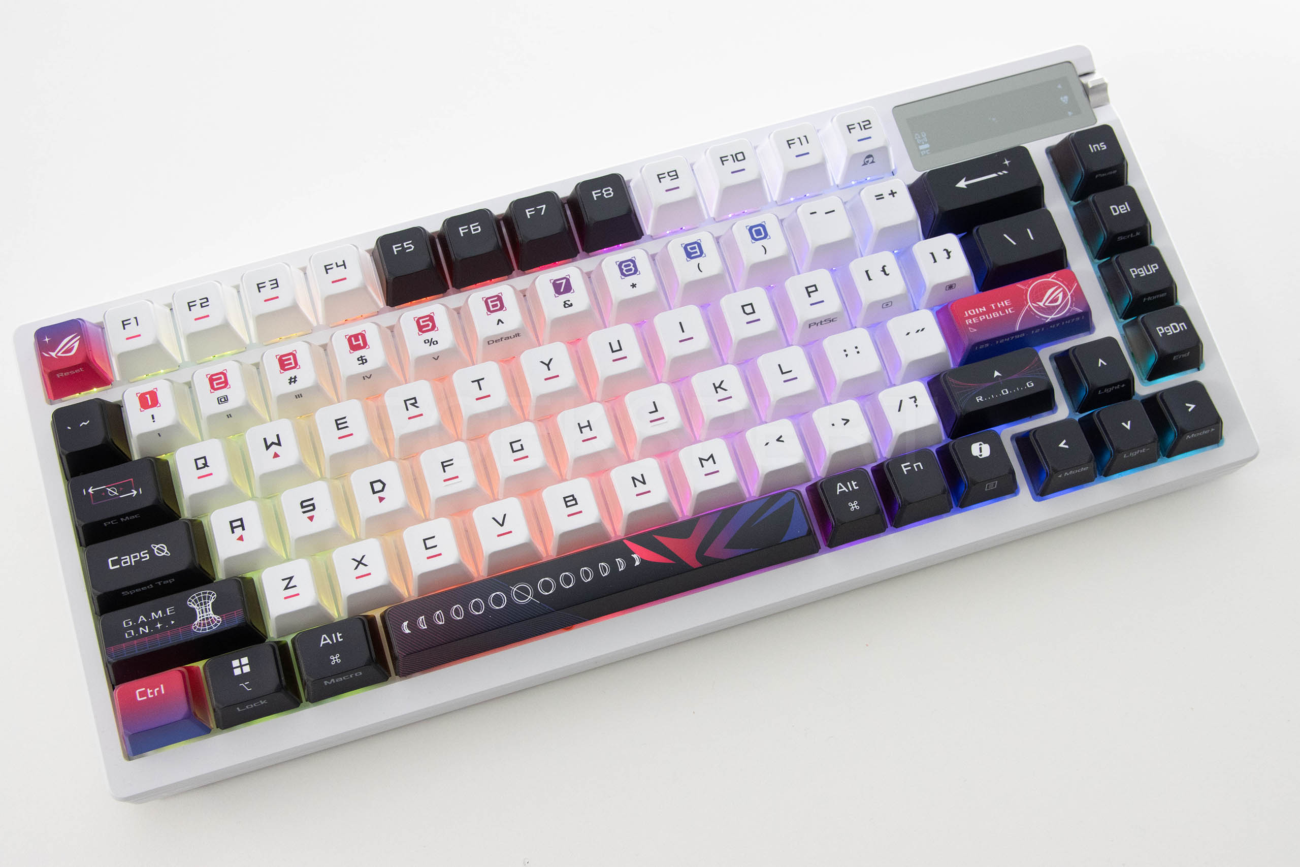 ASUS ROG Azoth X 75% recenzija