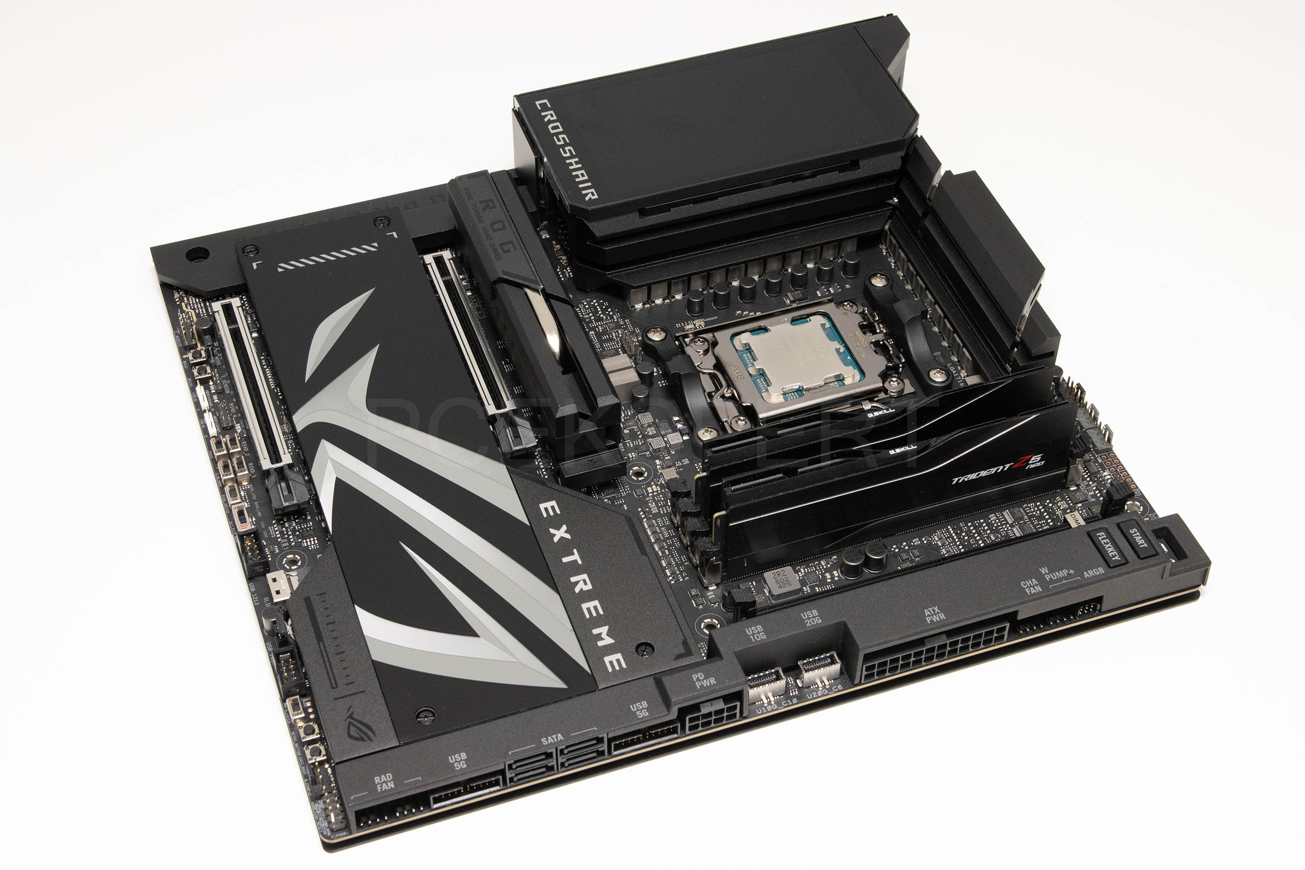 ASUS ROG Crosshair X870E Extreme recenzija