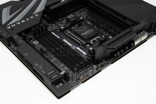 asus_rog_crosshair_x870e_extreme_6