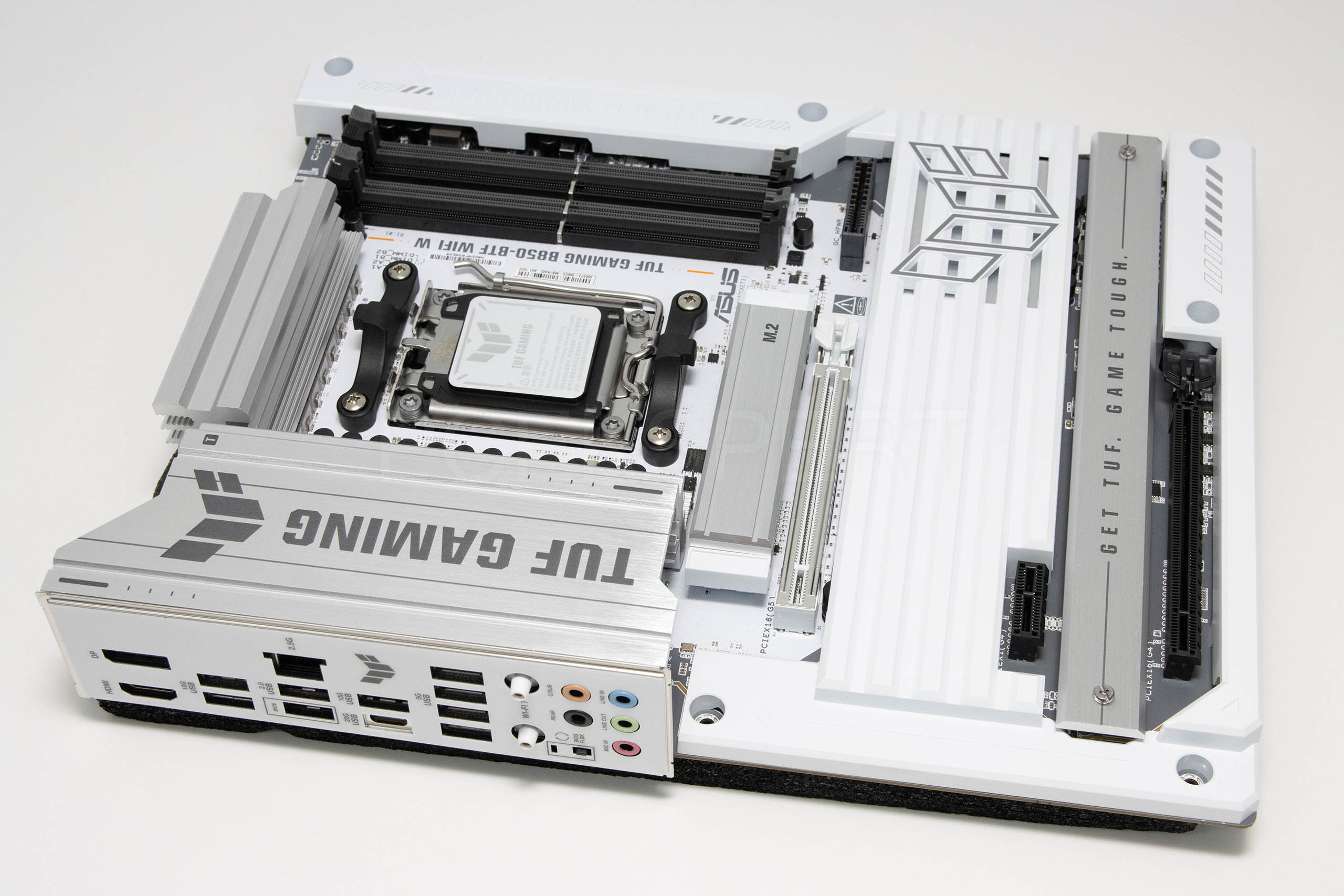 ASUS TUF Gaming B850-BTF WiFi W recenzija