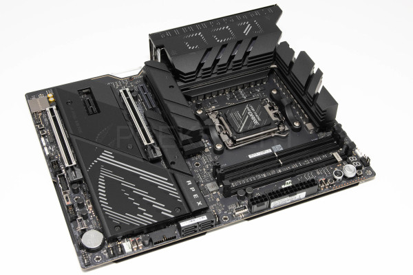 asus_rog_crosshair_x870e_apex_3