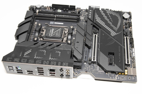 asus_rog_crosshair_x870e_apex_4