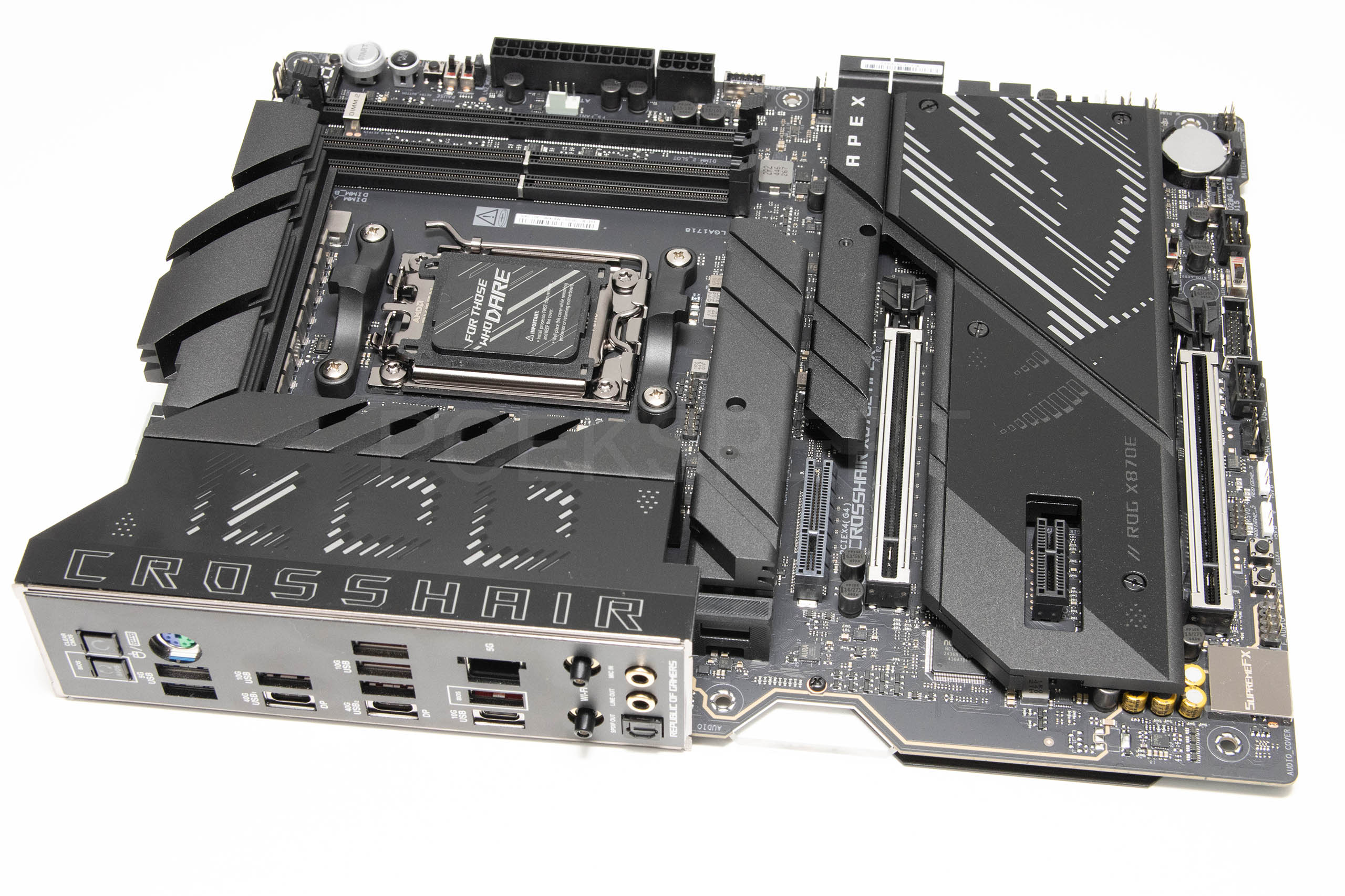 ASUS ROG Crosshair X870E Apex recenzija