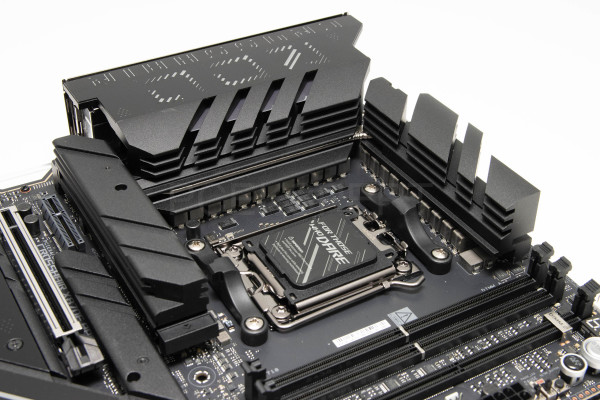 asus_rog_crosshair_x870e_apex_5