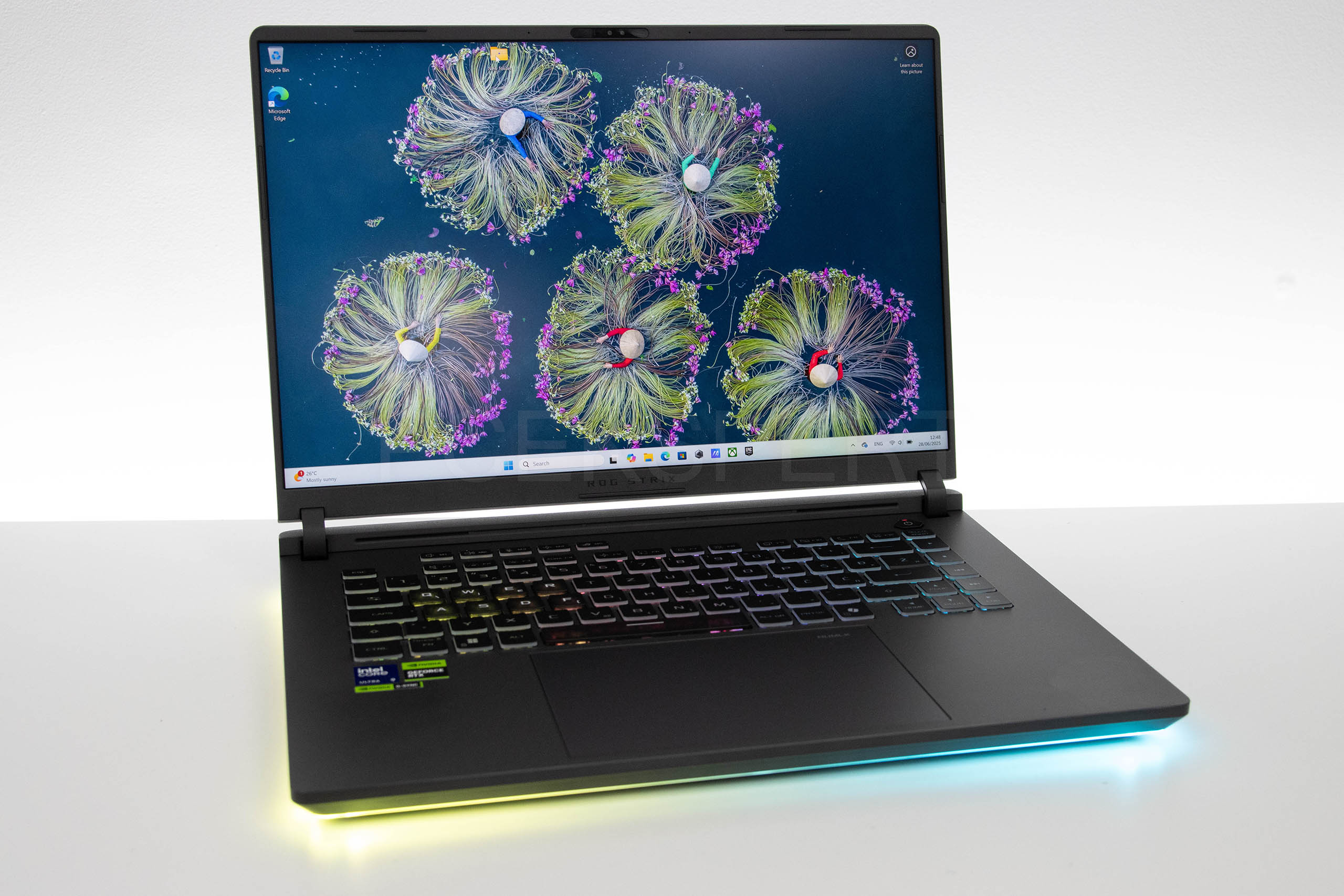 ASUS ROG Strix G16 (2025) recenzija