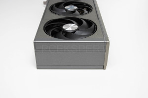 sapphire_nitro+_radeon_rc_9600_xt_oc_12