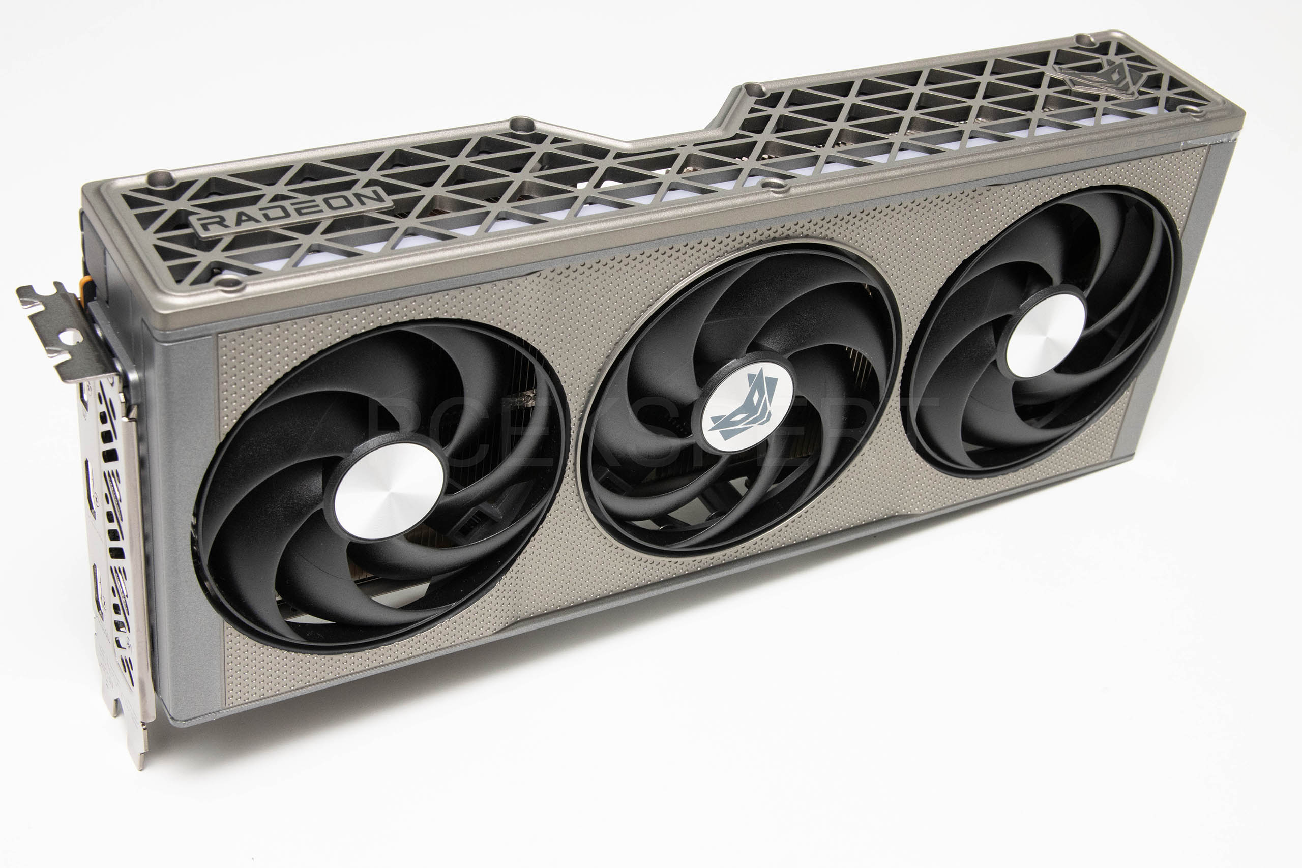 Sapphire Nitro+ Radeon RX 9060 XT OC 16GB recenzija