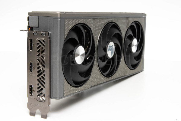 sapphire_nitro+_radeon_rc_9600_xt_oc_18
