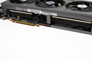 sapphire_nitro+_radeon_rc_9600_xt_oc_7