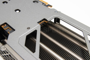 sapphire_nitro+_radeon_rc_9600_xt_oc_9