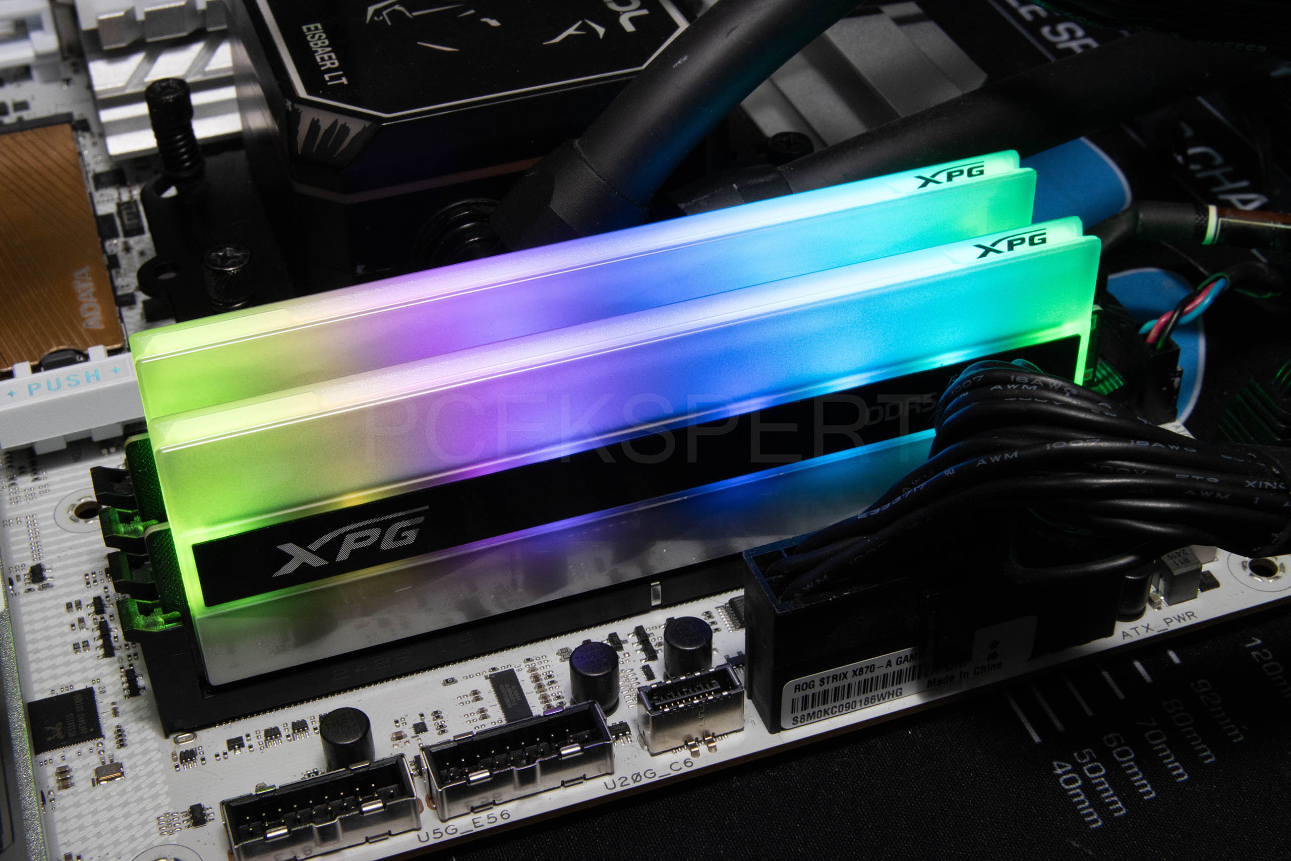 XPG Lancer Neon RGB 32 GB 6000 recenzija