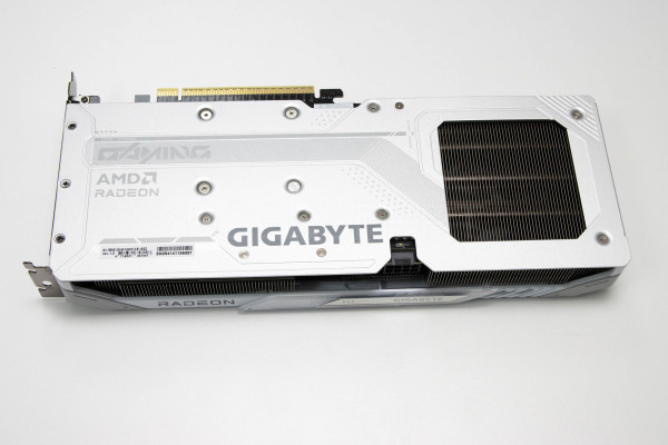gigabyte_radeon_rx9060xt_gaming_oc_ice_16g_4