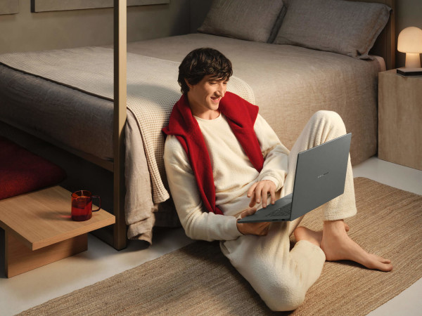 ASUS Zenbook A16_01