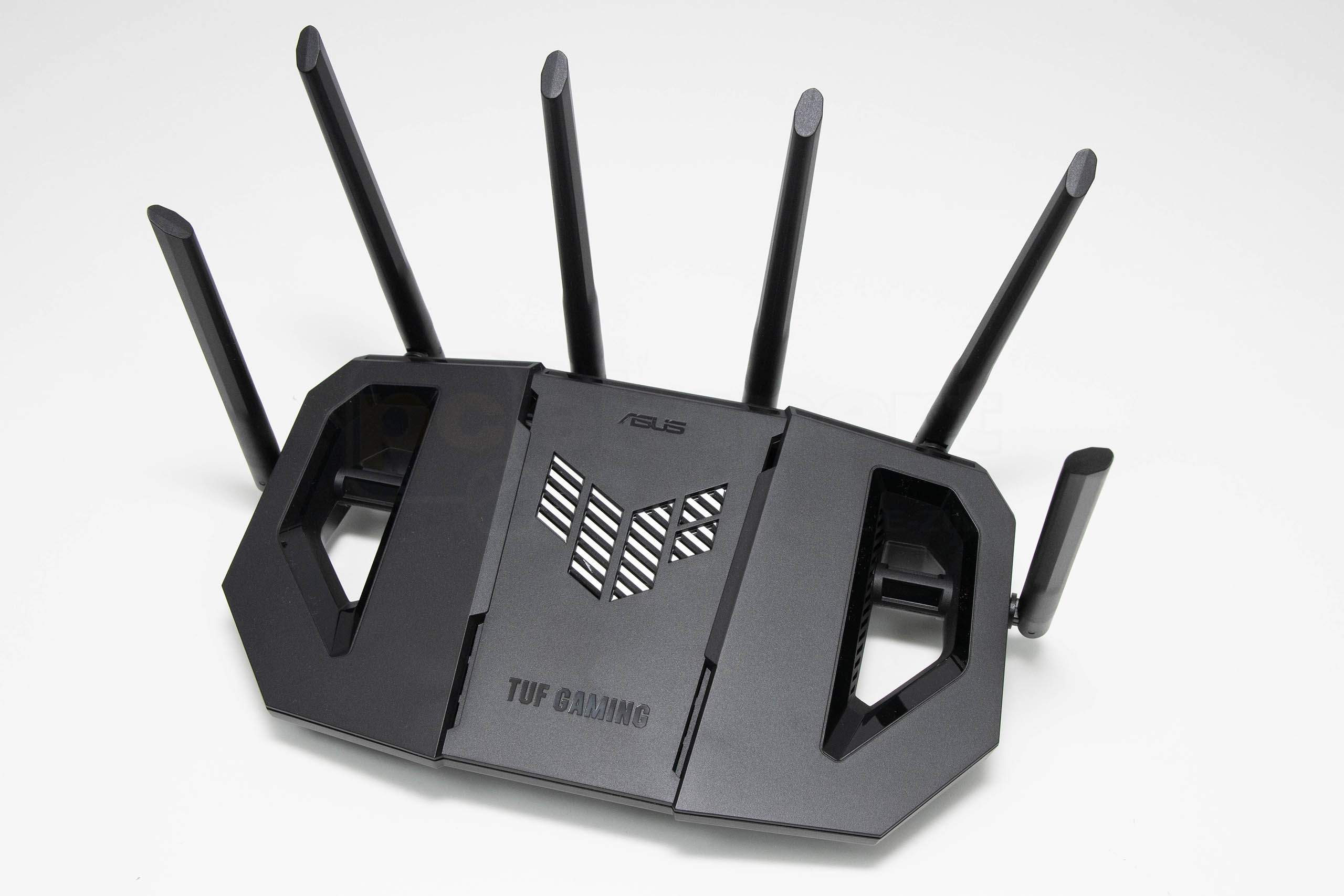 ASUS TUF Gaming BE9400 recenzija