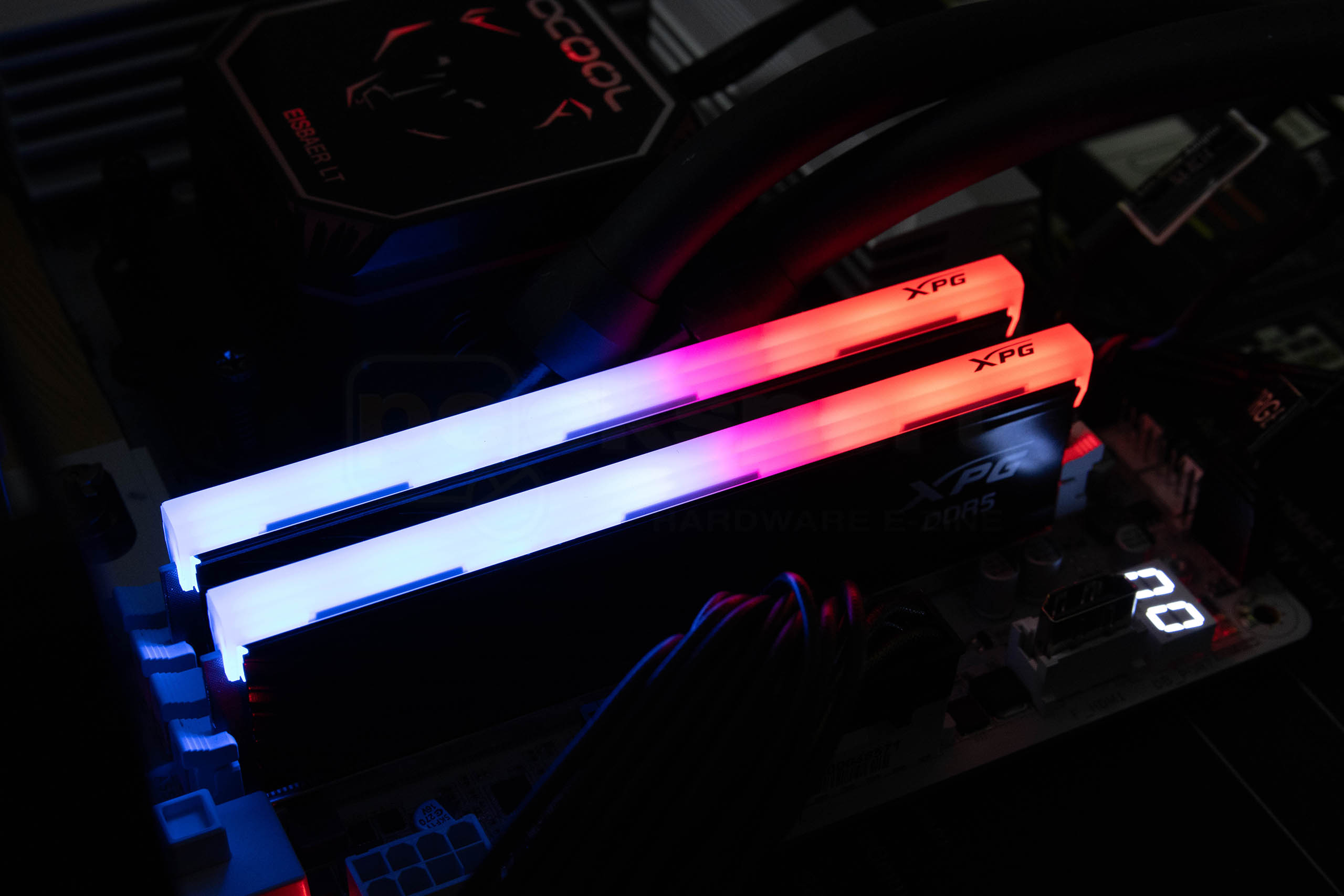 XPG Lancer Blade RGB 6000 32GB recenzija