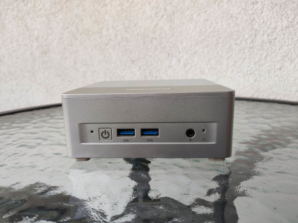 minsiforum x1 lite front konektori