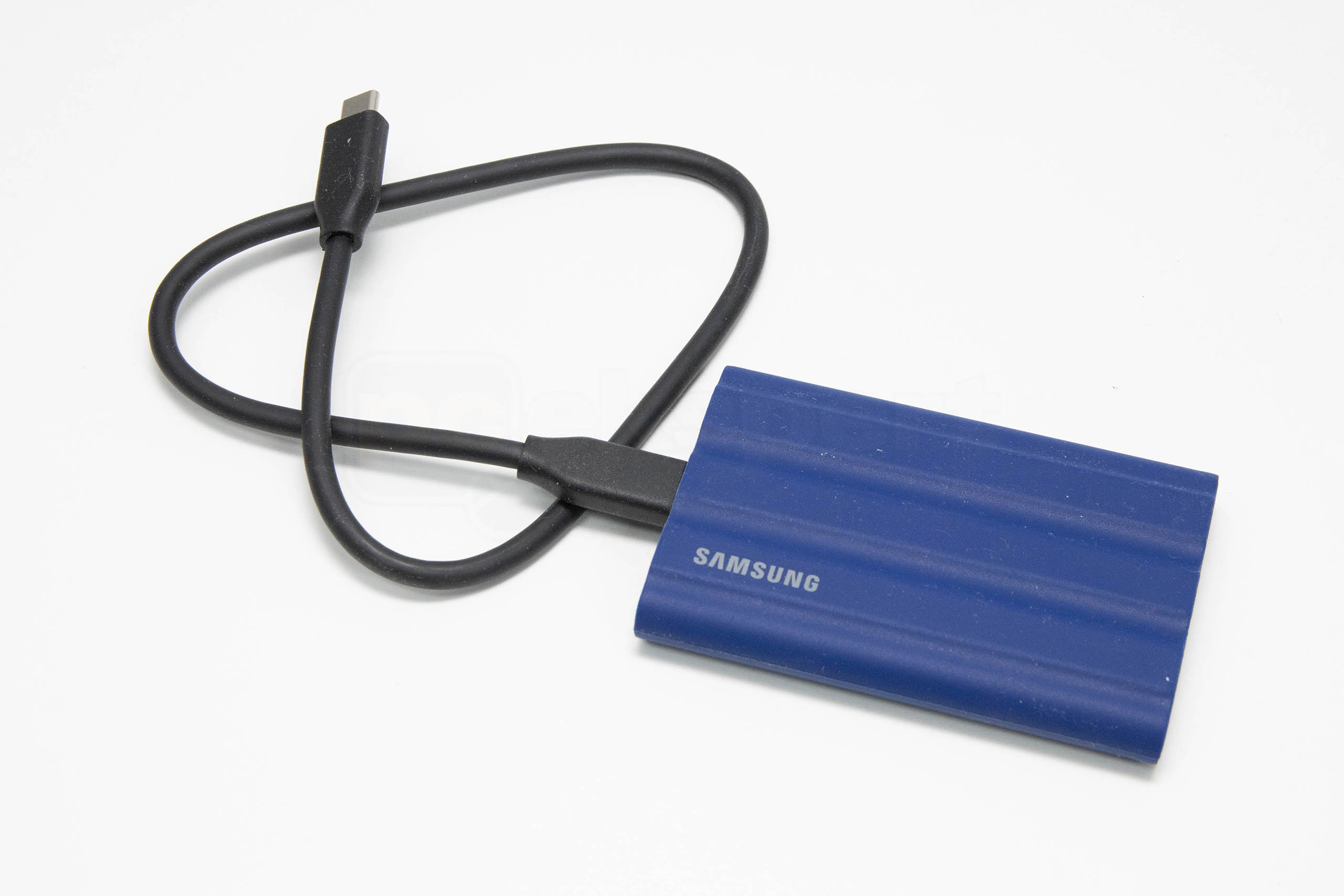 Samsung T7 Shield 1TB recenzija