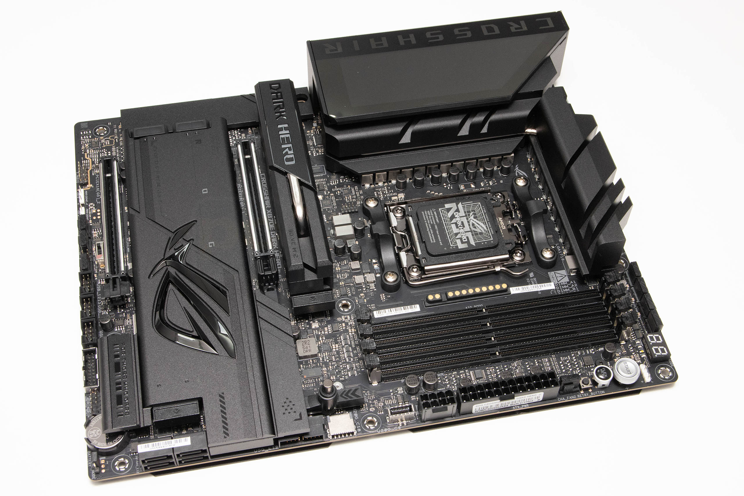 ASUS ROG Crosshair X870E Dark Hero recenzija