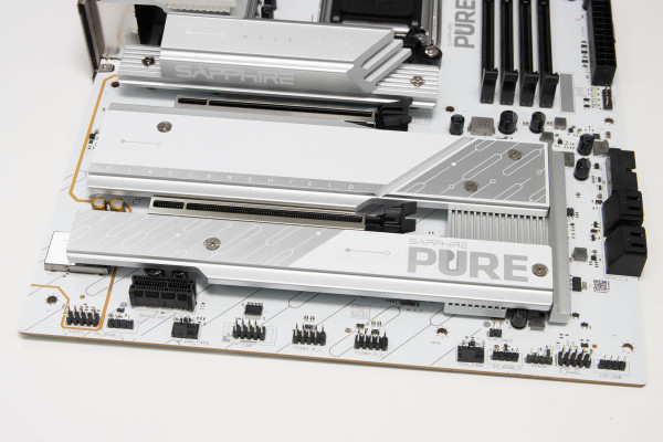 sapphire_pure_x870a_wifi7_13