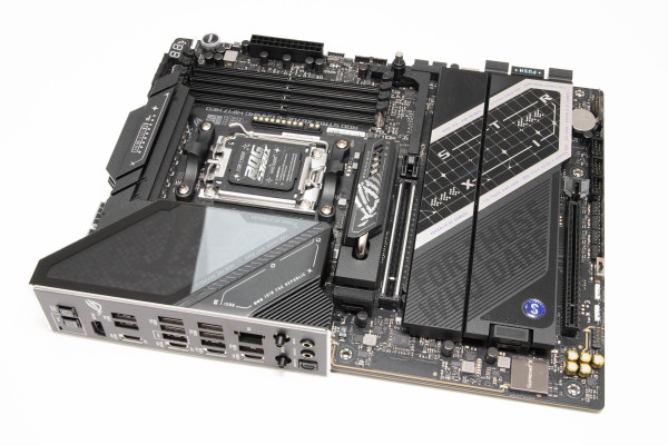 asus_rog_strix_x870e_e_gaming_wifi7_neo_3