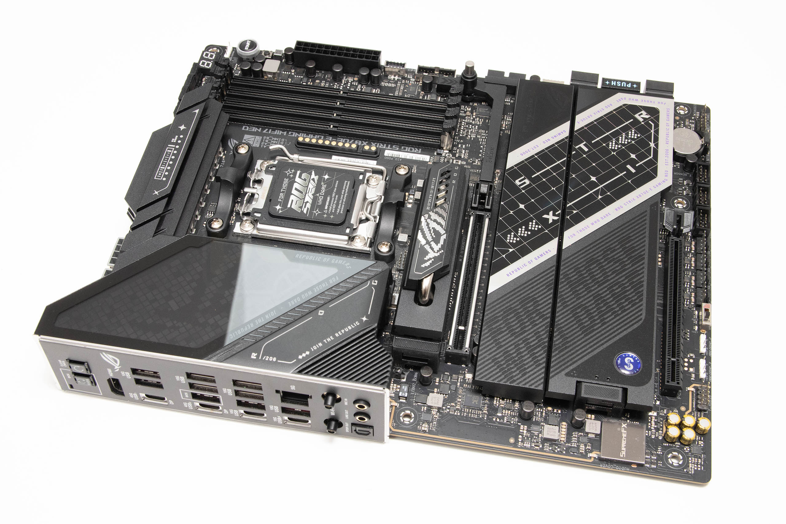ASUS ROG Strix X870E-E Gaming WiFi7 Neo recenzija